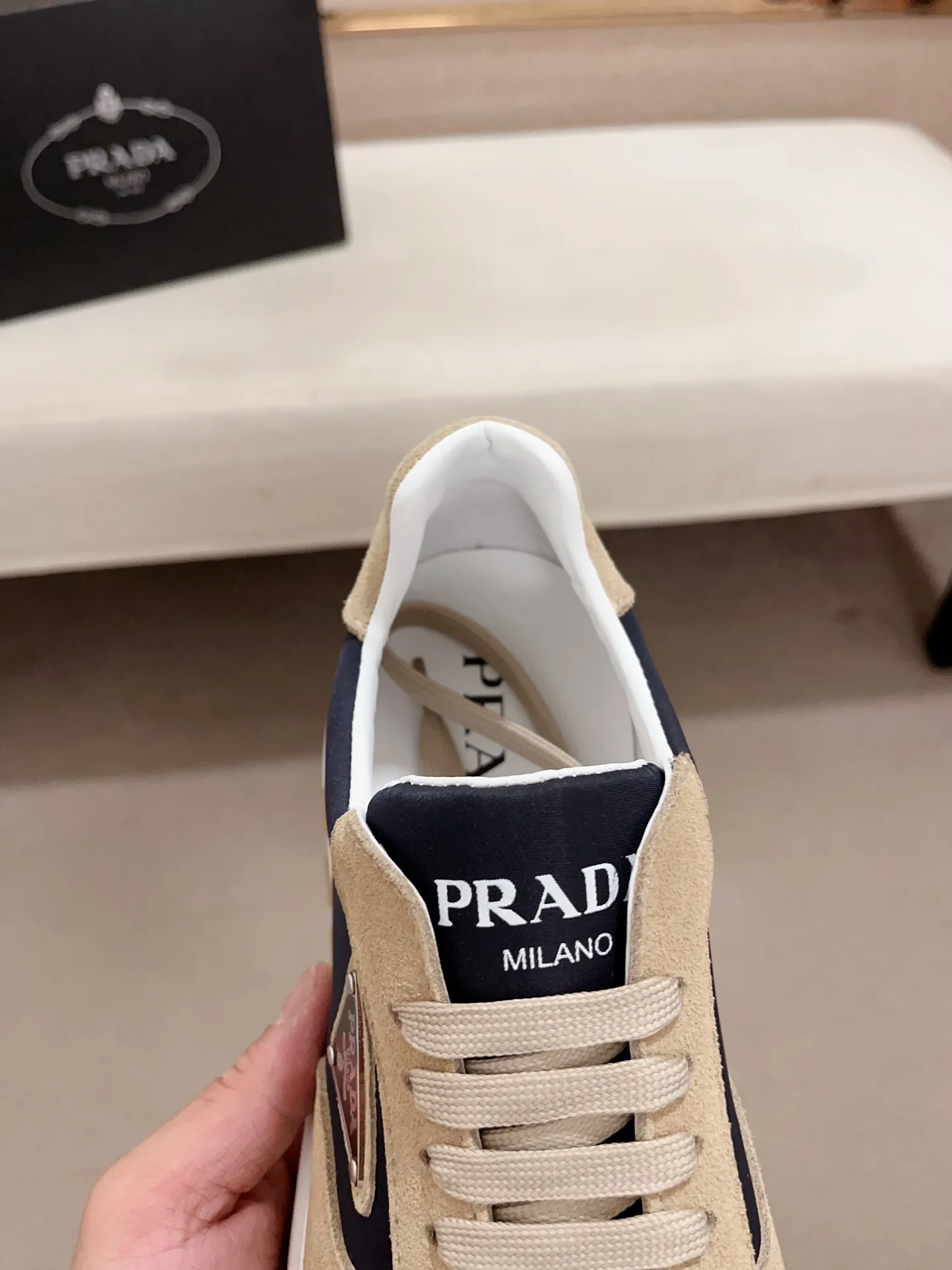 Men's shoes💰 540💰 ✔️✔️✔️Higher version High-quality new PRADA (Prada) counters are launched simultaneously. The new men's shoes and 😘fabric are made of selected first-layer cowhide ➕ breathable fabric technology. Lining: Full cowhide lining. 👍🏿 High-end ☄️ air-cushion molded anti-slip rubber outsole, exquisite lines, simple and elegant, comfortable and high-end for leisure travel. Code number: 38 to 44 (45 can be customized)